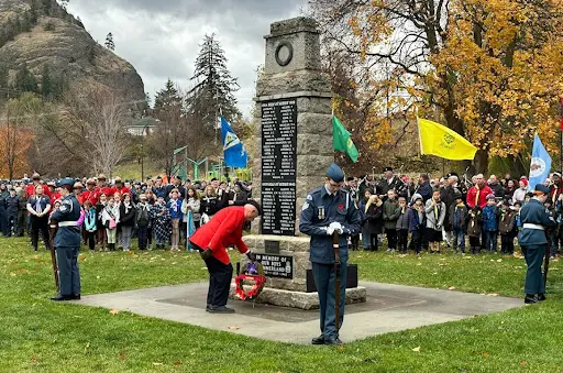 RCMP Veteran Orv Robson of South Okanagan Division laying a wreath on Remembrance Day, November 11, 2024 at Summerland, B.C.<br />
